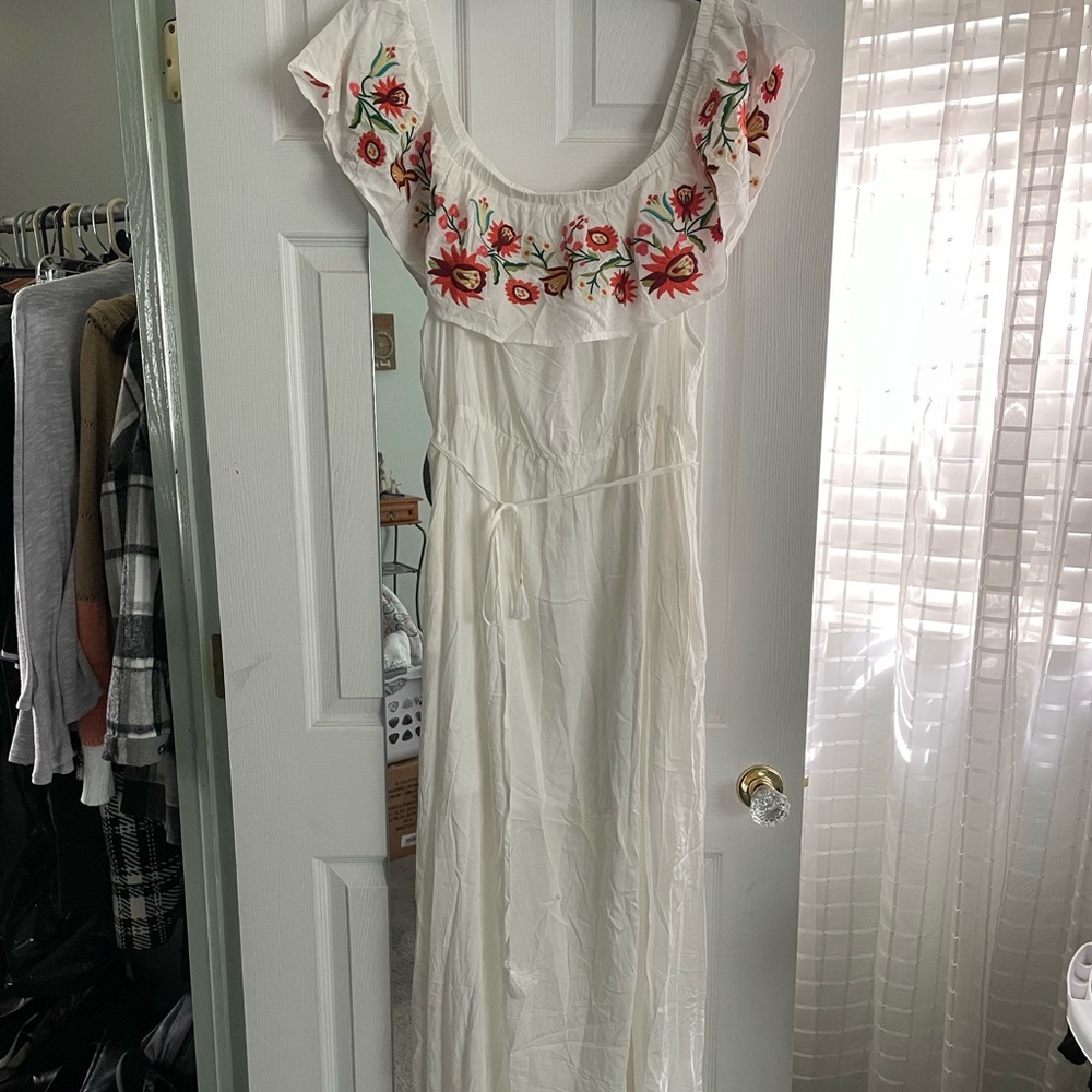 Davi & Dani Off Shoulder Embroidered White Linen Dress